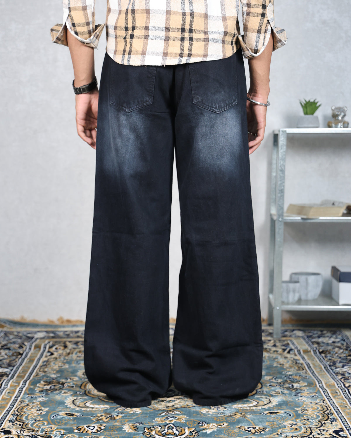 VINTAGE BLACK BAGGY
